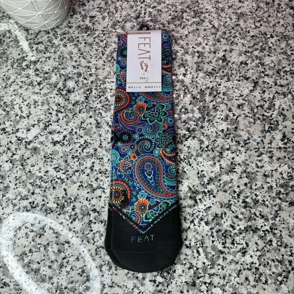 FEAT | Luxury brand of socks NWT Gorgeous Print Size Small